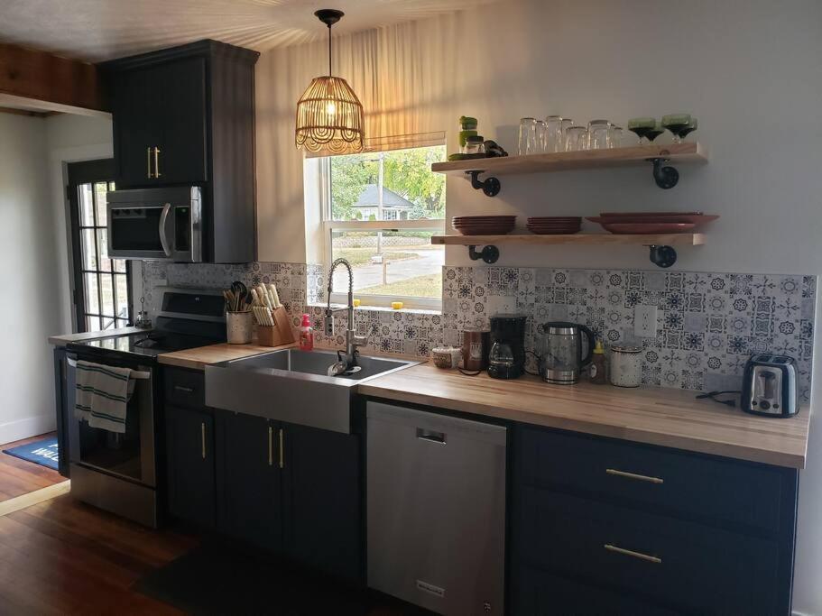 Cute Cottage-2 Min From Downtown リンカーン エクステリア 写真